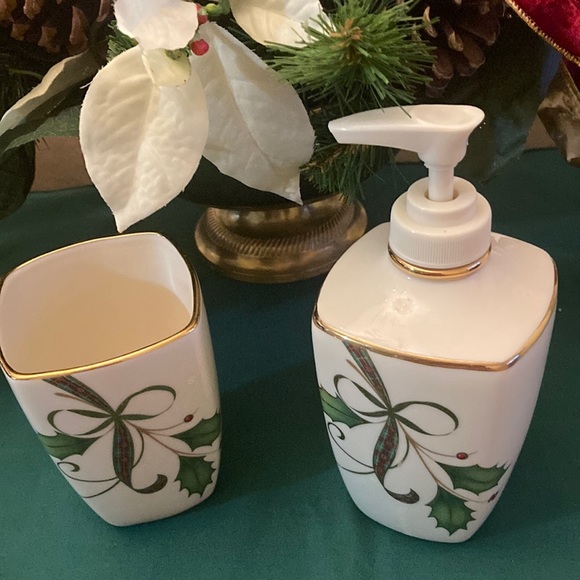 Lenox Bath Lenox Holiday Nouveau Lotion And Tumbler Set Poshmark